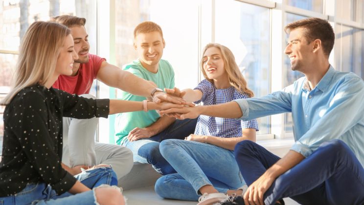 Cum să îți dezvolți abilitățile de relaționare interpersonală