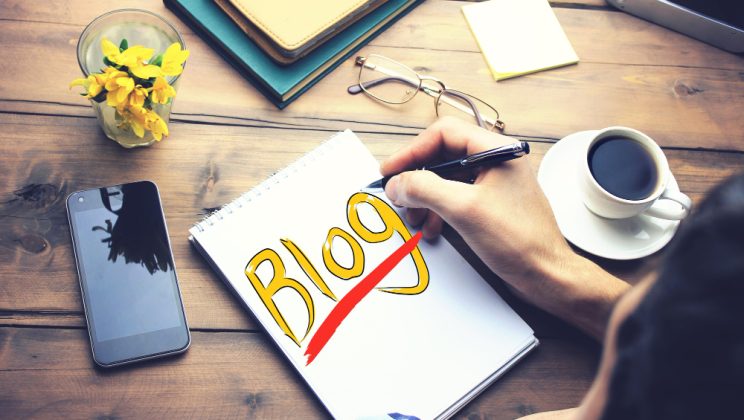 Cum să scrii articole de blog care atrag trafic