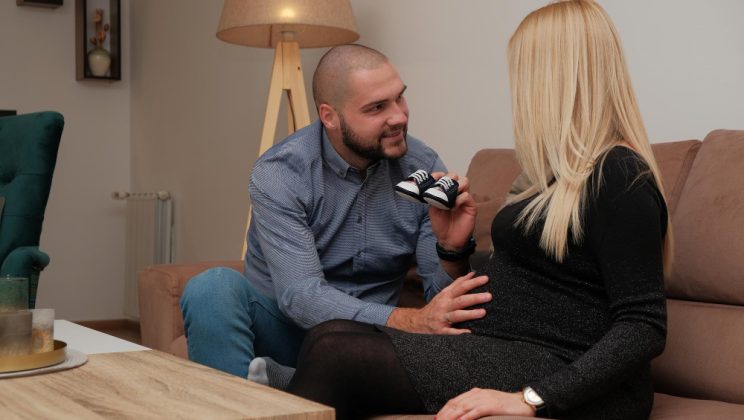 Ce înseamnă când te visezi însărcinată și ce mesaj poartă visul
