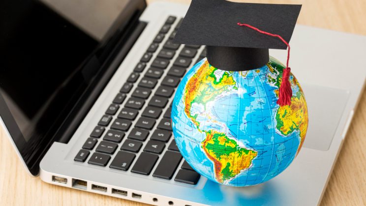 Cum educația poate ajuta la promovarea culturii și înțelegerii internaționale
