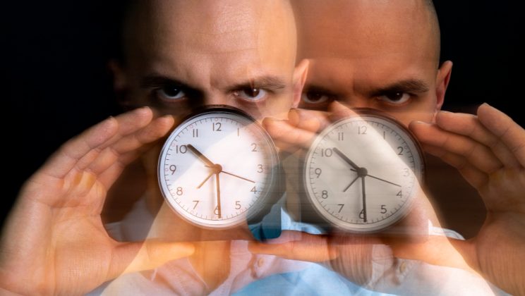Indicatori ai unui program haotic prin mese luate la ore întârziate